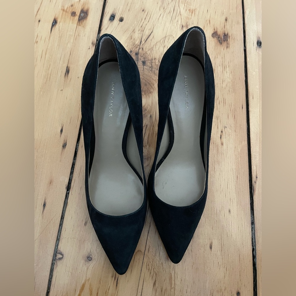 Ann Taylor Black Pumps Women’s Size 8